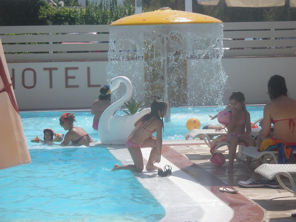 ואטרה Aphrodite Beach Hotel מראה חיצוני תמונה